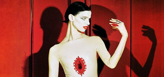 Lily McMenamy in A Hole is a Hole at London Performance Studios, photo by Aiden Zamiri